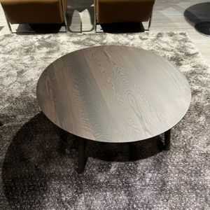 Leolux Rolan Couchtisch Eiche 