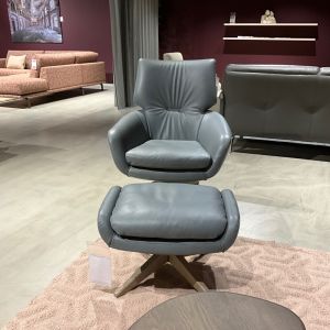 Leolux Lloyd Sessel mit Hocker blau 
