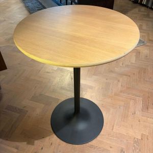 Artifort Clarion Stehtisch naturel 